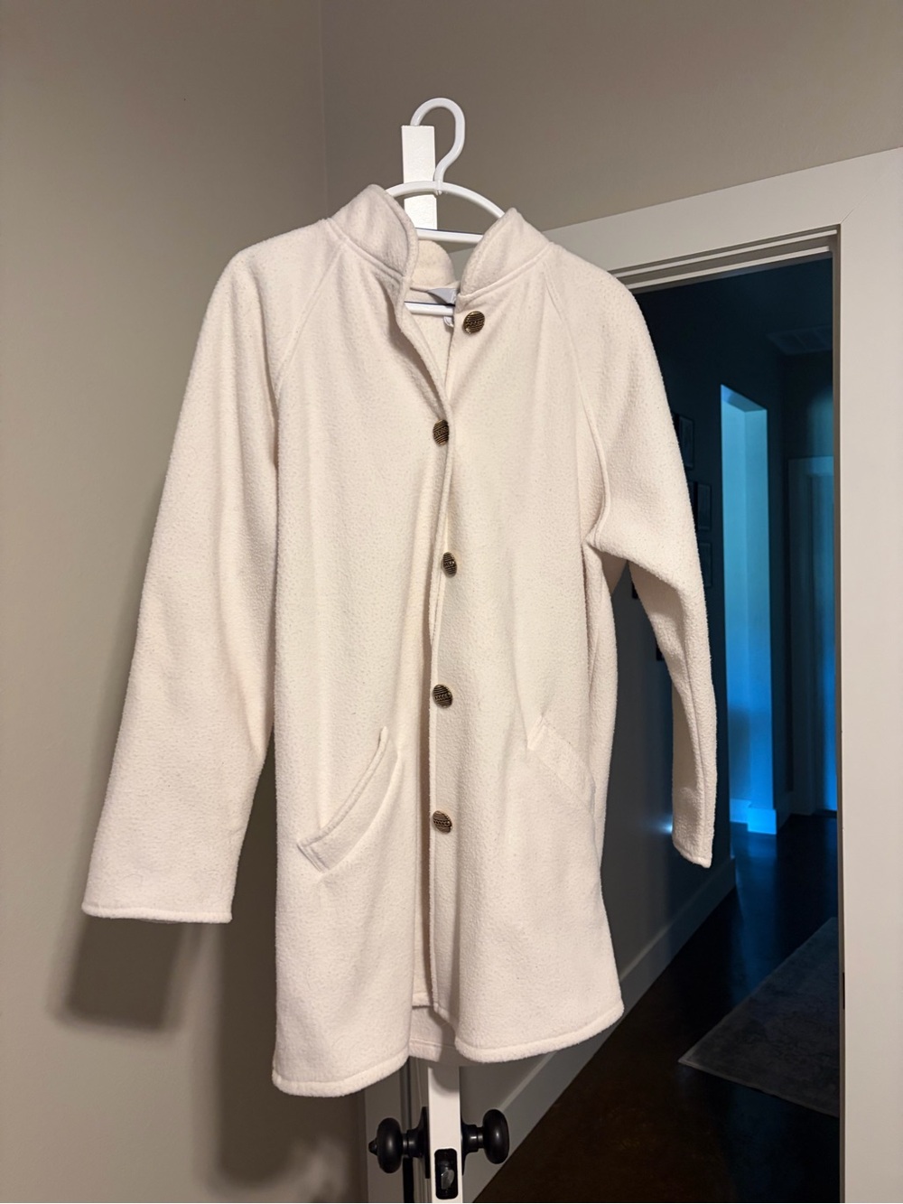 Women’s Cream Fleece Button-Front Coat size Large
